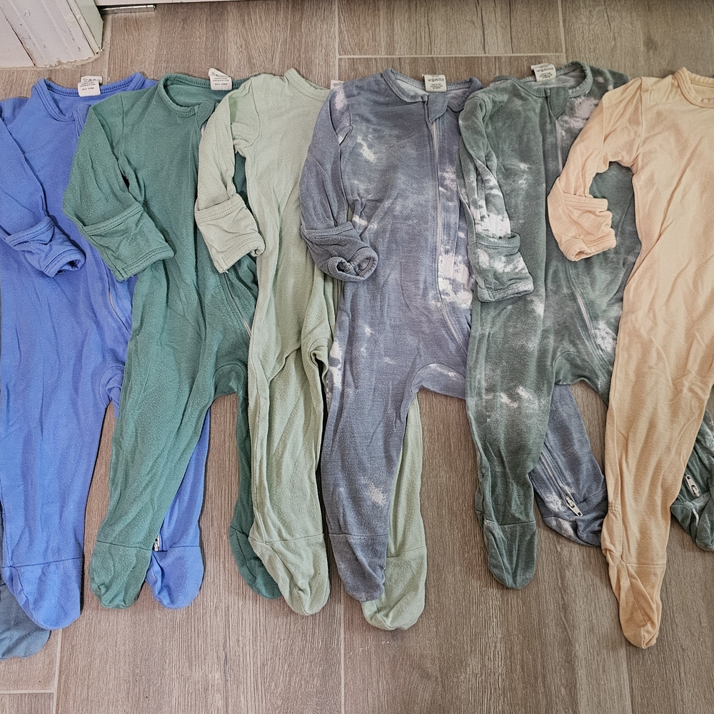 Lot Of 7 - Larkspur Bamboo Footies